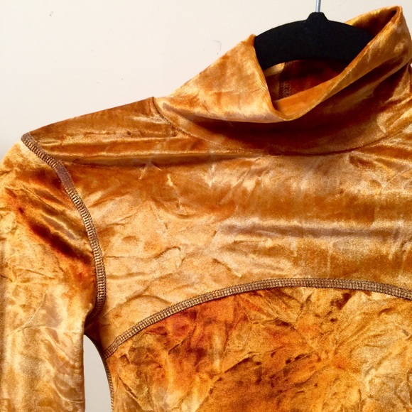 Wilfred Free Cropped Turtleneck - Picture 3 of 3